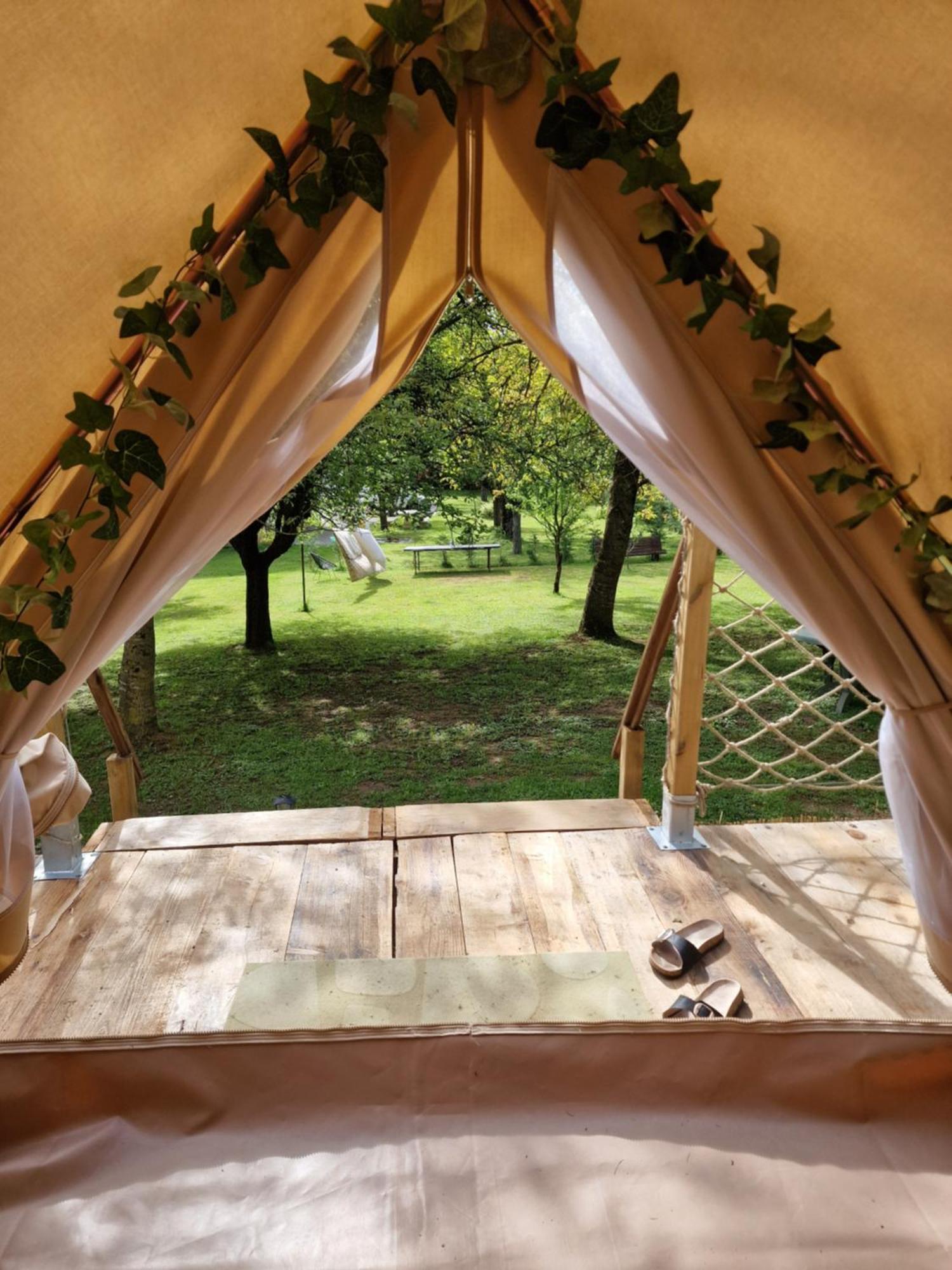 Lodge Tente Les Pommiers Glamping O Rendez-Vous En Demi-Pension Roquefeuil Экстерьер фото